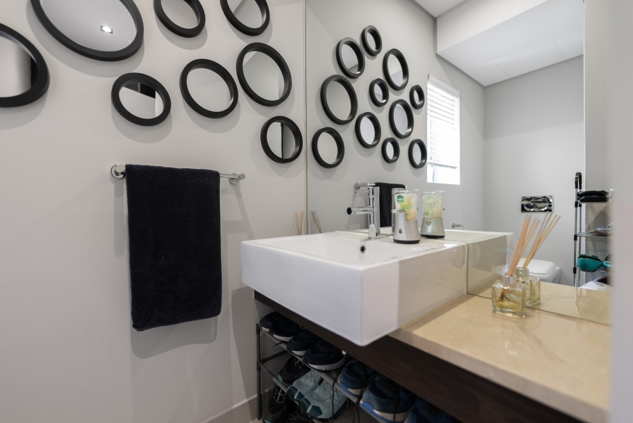 2 Bedroom Property for Sale in Camps Bay Western Cape